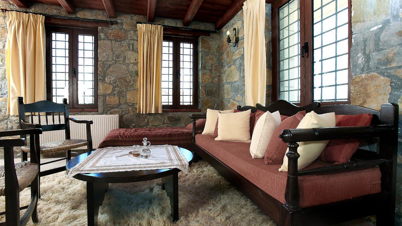 Arodamos Guesthouse Krousonas  エクステリア 写真